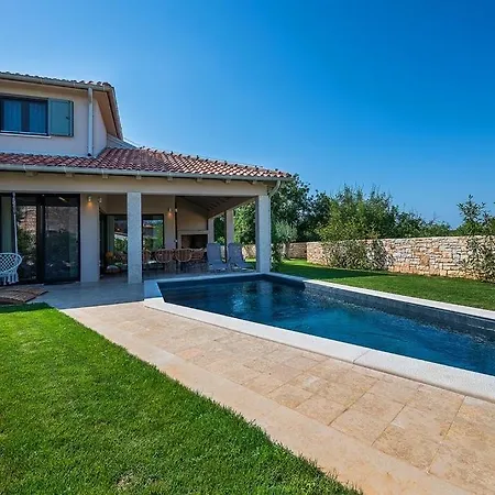 Casa Lucca Bale
